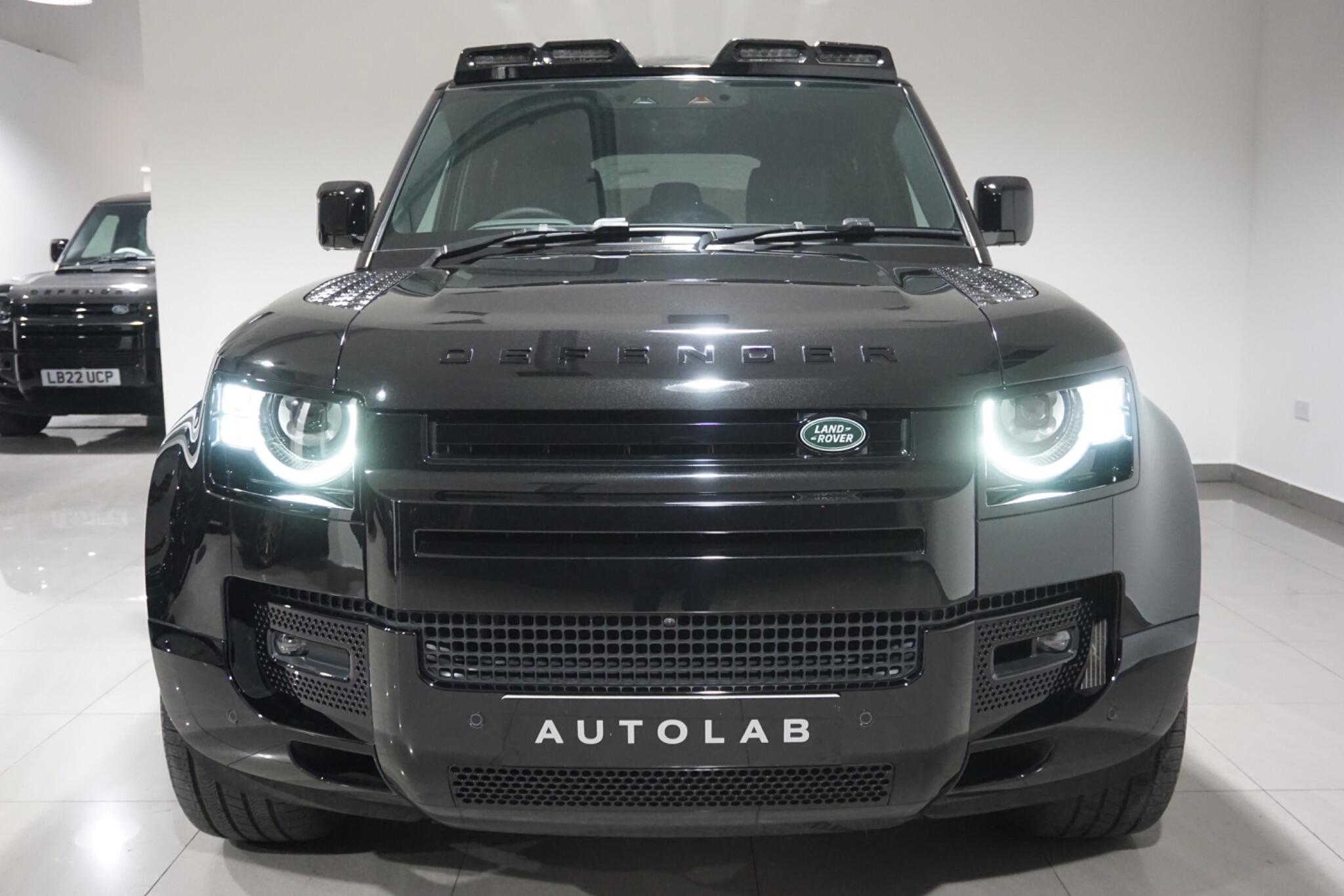 Land Rover Defender 110 3.0 D300 MHEV X-Dynamic HSE SUV 5dr Diesel Auto 4WD Euro 6 (s/s) (300 ps)